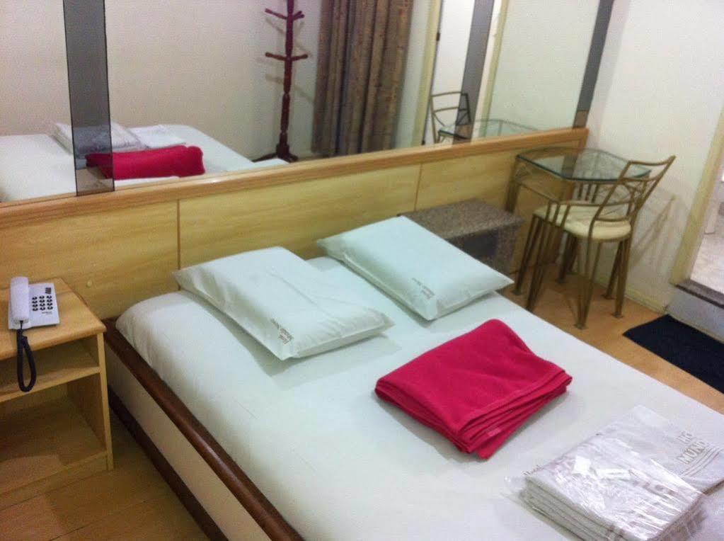 Hotel Oyo Girassol Carioca à Rio de Janeiro Extérieur photo